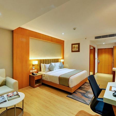 Clarion Hotel Bangalore Yesvantpur Exterior foto