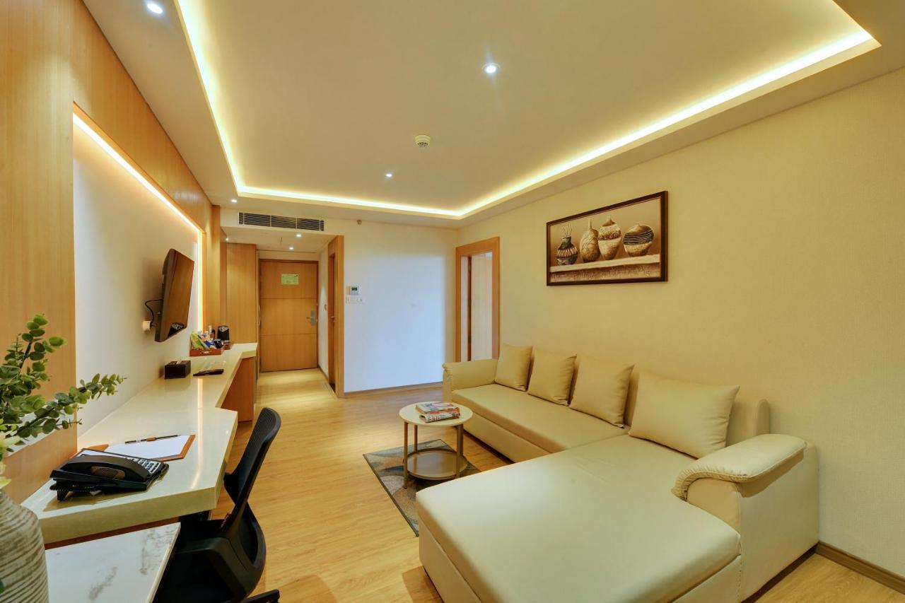 Clarion Hotel Bangalore Yesvantpur Exterior foto