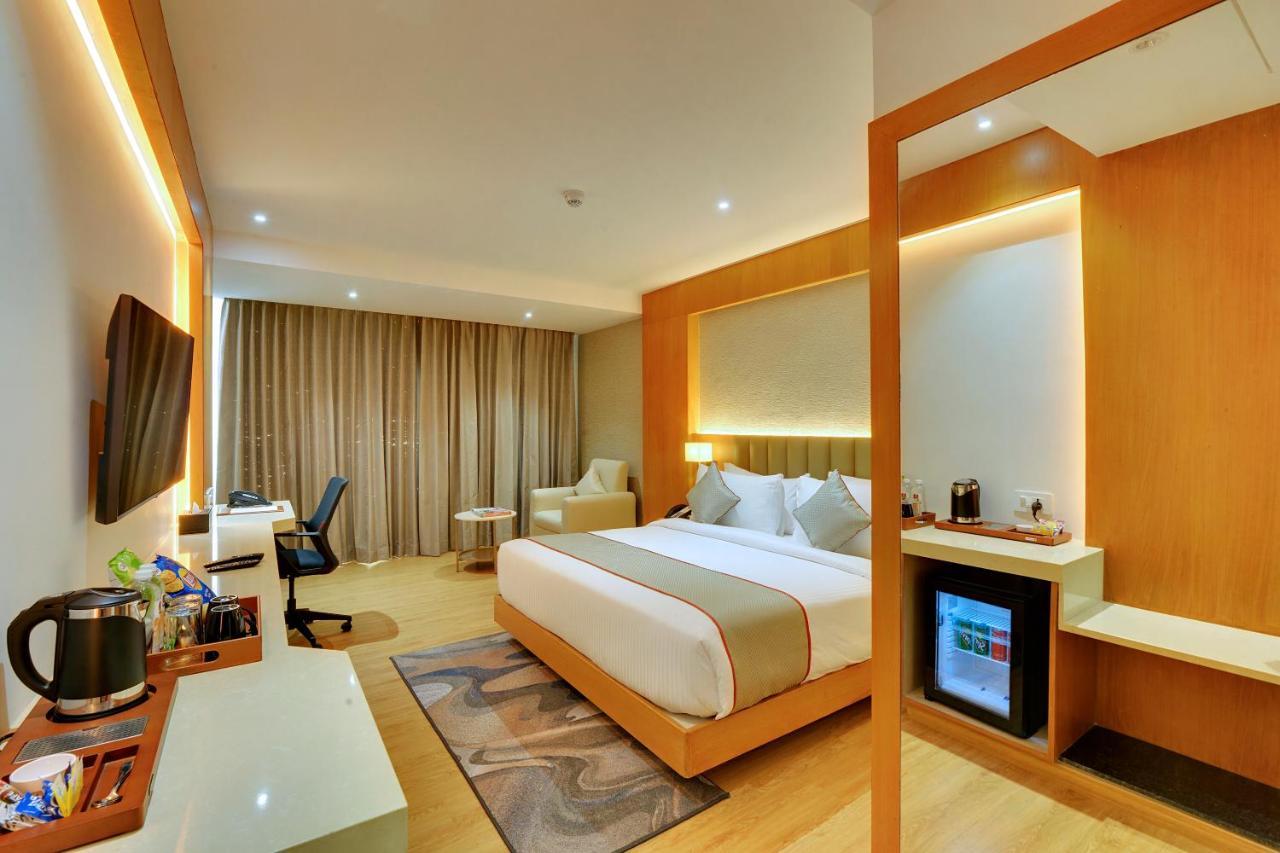 Clarion Hotel Bangalore Yesvantpur Exterior foto
