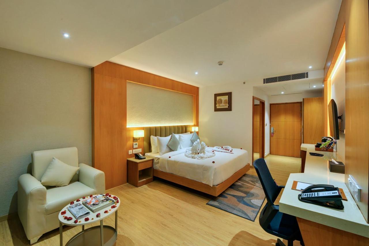 Clarion Hotel Bangalore Yesvantpur Exterior foto