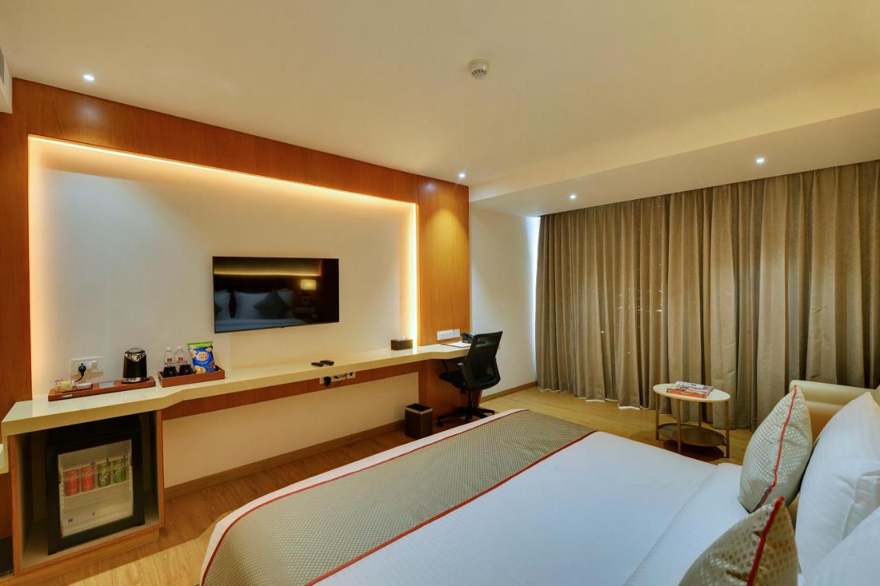 Clarion Hotel Bangalore Yesvantpur Exterior foto