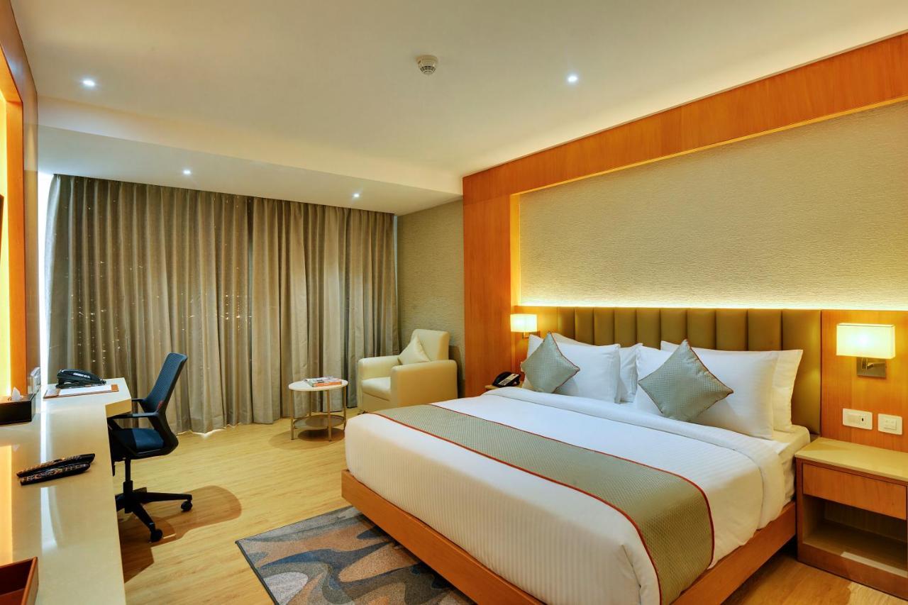 Clarion Hotel Bangalore Yesvantpur Exterior foto