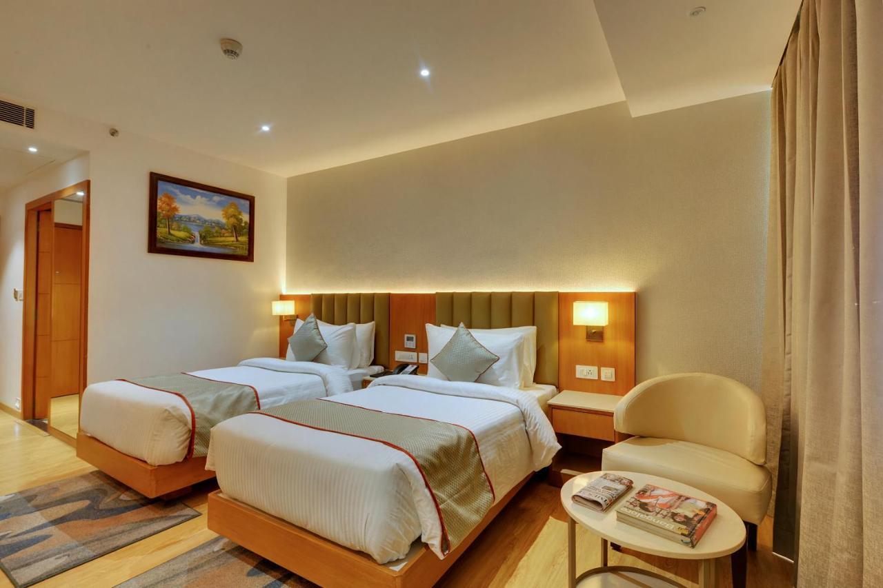 Clarion Hotel Bangalore Yesvantpur Exterior foto