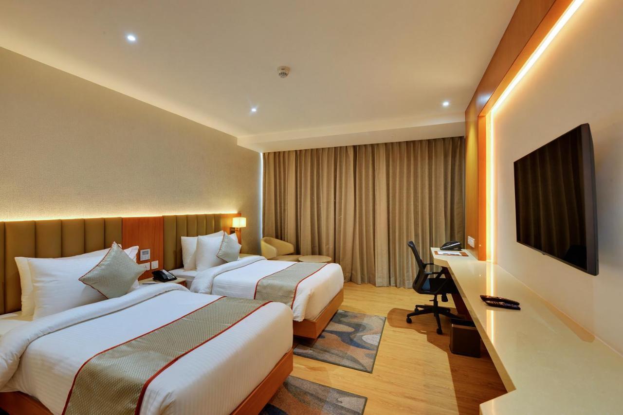 Clarion Hotel Bangalore Yesvantpur Exterior foto