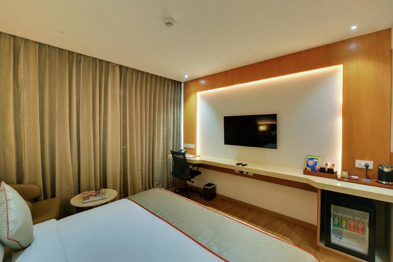 Clarion Hotel Bangalore Yesvantpur Exterior foto