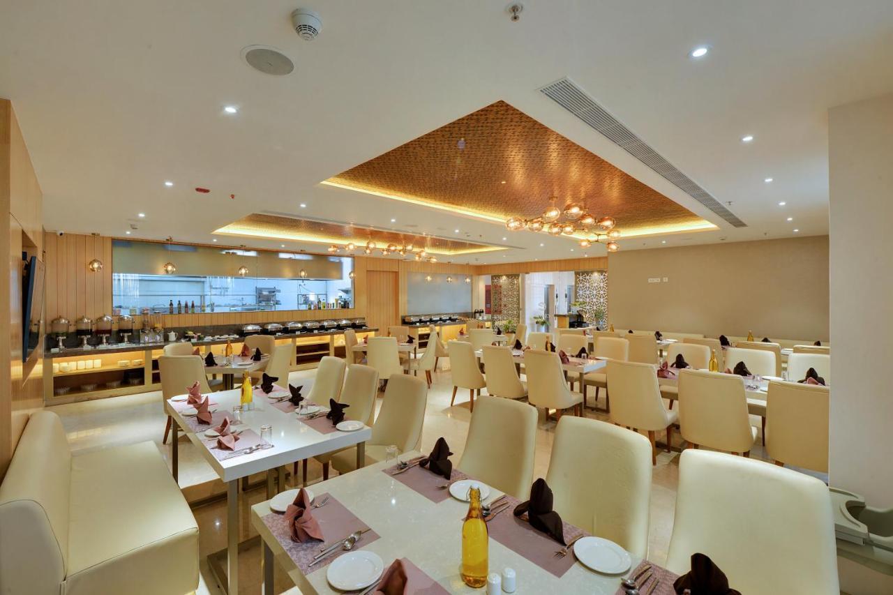 Clarion Hotel Bangalore Yesvantpur Exterior foto